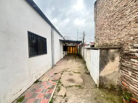 Casa en Venta con 3 cocheras