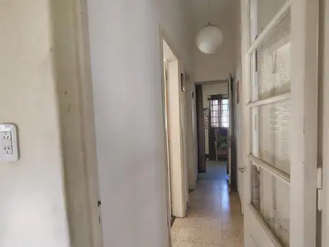 Casa 6 ambientes con 1 baño