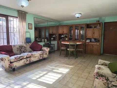 Depto Tipo Casa en Venta 43 años