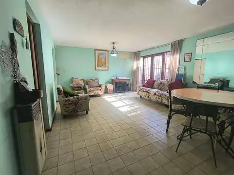 Depto Tipo Casa 5 ambientes con 1 baño