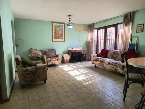 VENTA DUPLEX CON TERRAZA EN  QUINTA SECCION