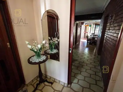 Casa 5 ambientes con 2 baños