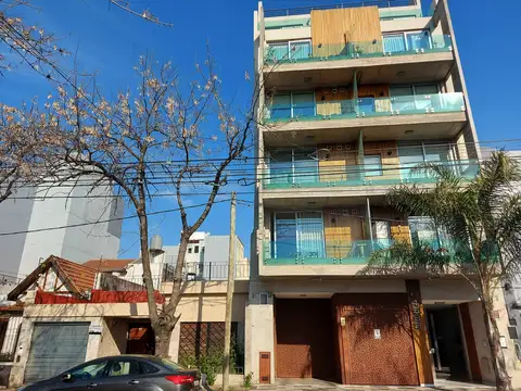 LOTE 211 m² CON CONSTRUCCIÓN - ACEPTA UNIDADES EN PARTE DE PAGO - MONTE CASTRO - VENTA