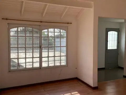 ALQUILER DEPARTAMENTO 2 AMBIENTES C/ BALCÓN BERNAL