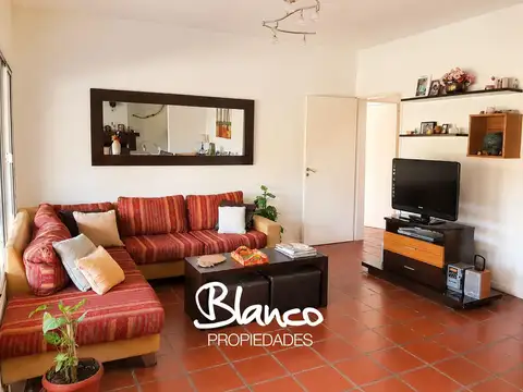 Casa en Alquiler Temporal con 2 cocheras