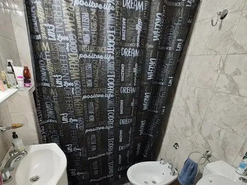 MUY BUEN PH A LA VENTA EN PLANTA BAJA Y DE 2 DORMITORIOS (CERCANO A LA ESTACION)