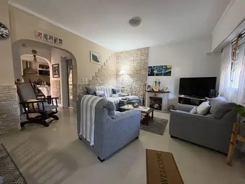 Depto Tipo Casa 4 ambientes con 2 baños
