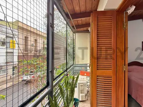 Casa 7 ambientes con 2 baños