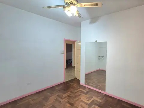 CASA 4 AMBIENTES EN VENTA EN BALLESTER CON PARQUE