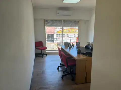 Oficina en venta con cochera en martinez