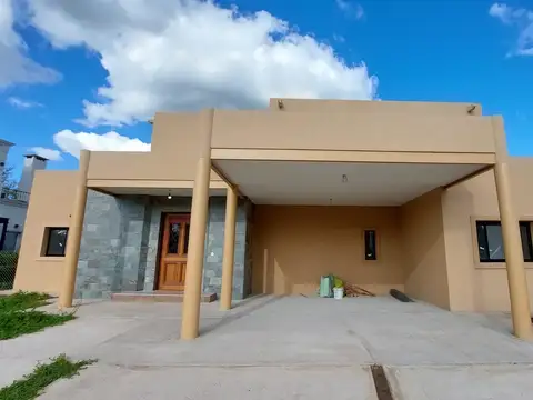 Casa en Alquiler en El Canton, USD 1.650