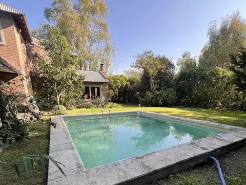 Casa 5 ambientes con 2 baños