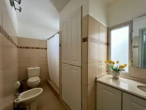 Casa 6 ambientes con 1 baño