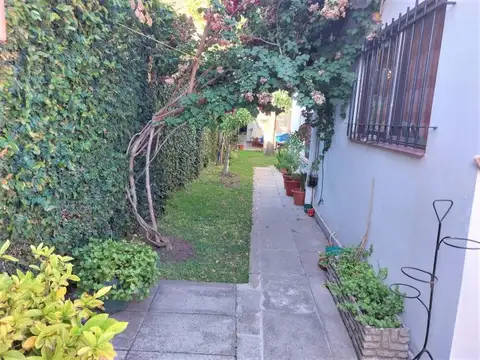 Depto Tipo Casa 5 ambientes con 2 baños