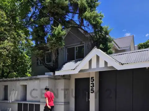 Venta duplex .4 ambientes. Temperley a 1 cuadra de Av.Alte.Brown. A 3 cuadras de la estación .