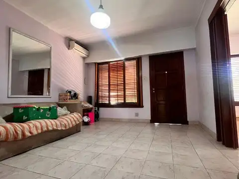 Vivienda centrica en Marcos Paz, calle Independencia.
