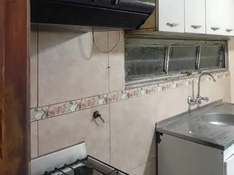 Casa 7 ambientes con 2 baños