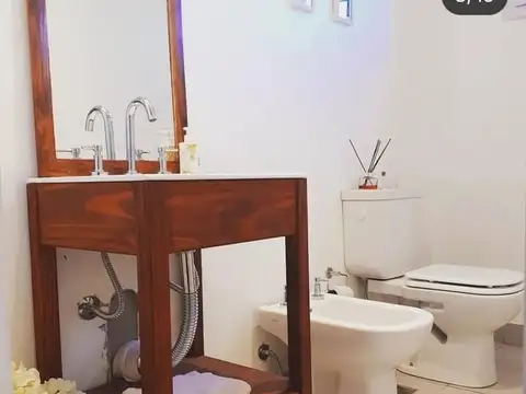 Casa 4 ambientes con 2 baños
