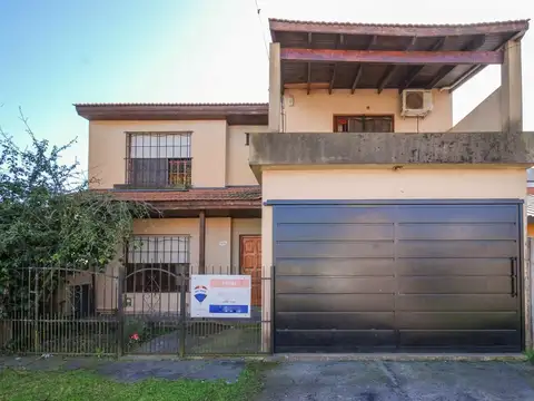 Casa en Venta con 1 cochera