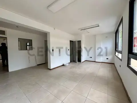 C21 Lucio Barroso alquila oficinas en Barrio Bombal