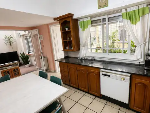 Venta de Casa 4 ambientes con Quincho y Terraza en Caballito