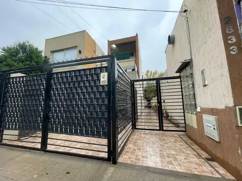 Castelar Norte, DÚPLEX 3 AMBIENTES PRIMER PISO POR ESCALERA