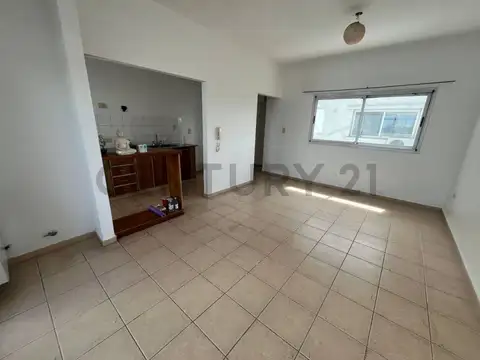 56 e/ 24 y 25 , Piso 5