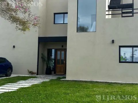 Casa en Venta en Belén de Escobar, USD 293.000