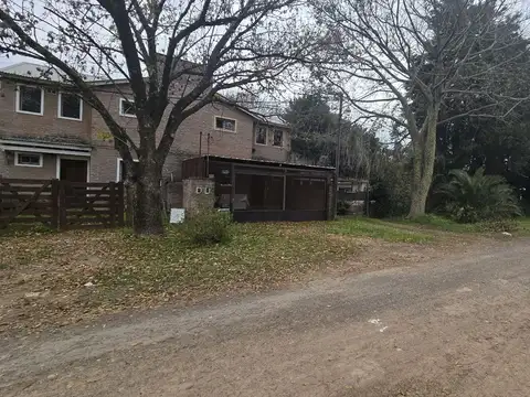 Casa 3 ambientes con 2 baños