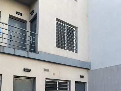 DEPARTAMENTO MONOAMBIENTE CON PATIO