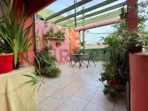 Pasaje 22 5100, Piso 0