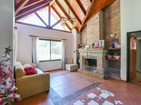 Casa 5 ambientes con 2 baños