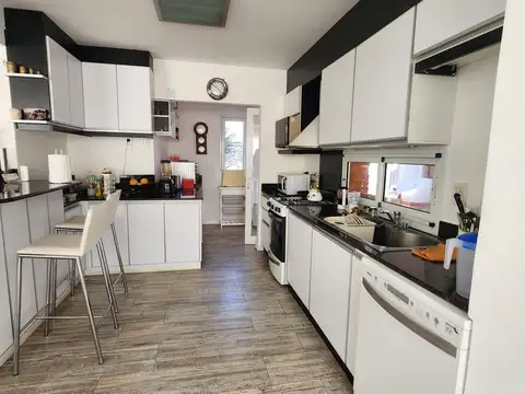 Casa en Alquiler en Funes, USD 2.300