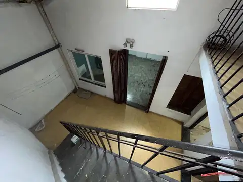 110m - 2 dormitorios - No paga expensas - Cocina separada