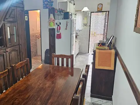 Depto Tipo Casa 4 ambientes con 2 baños