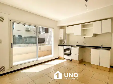 Buenos Aires y San Juan - Amplio Dpto de 1 Dormitorio.