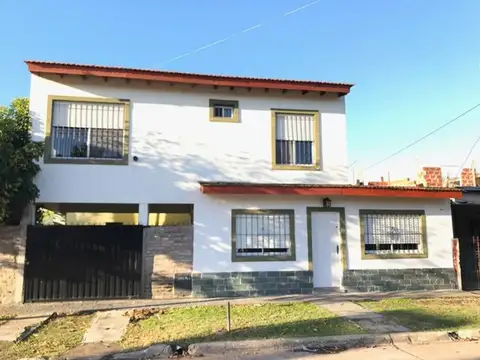 2 CASAS VENTA EN BLOCK -IDEAL INVERSOR O 2 FAMILIAS