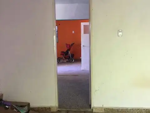 CASA PH CONSTRUIDA EN LOTE DE 10 X 22 INGRESO POR DOIS CALLES  