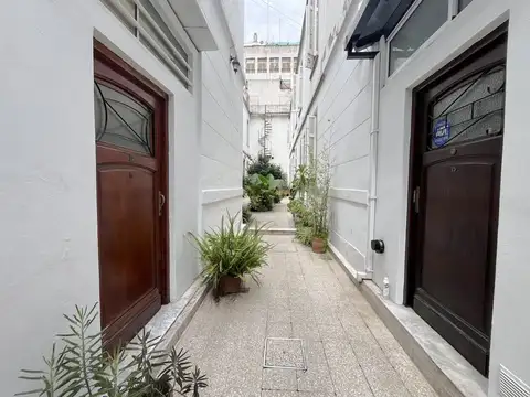 Avenida Hipólito Yrigoyen 1400