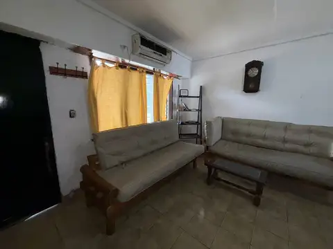 Depto Tipo Casa 6 ambientes con 1 baño