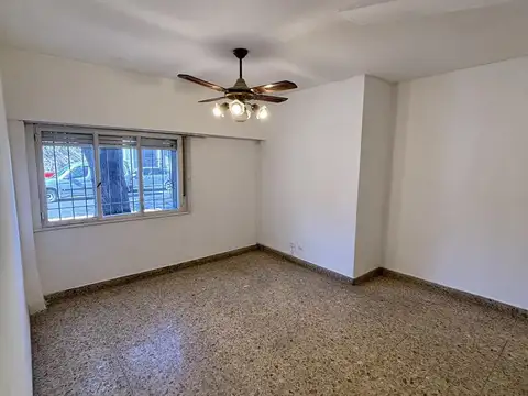 Depto Tipo Casa en Venta en Villa del Parque, USD 85.000