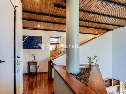 Casa en Venta con 4 cocheras