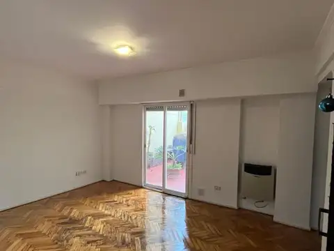 Lindo departamento 2 ambientes con patio