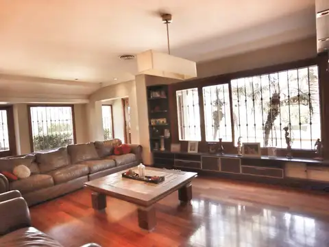 Casa 6 ambientes con 6 baños