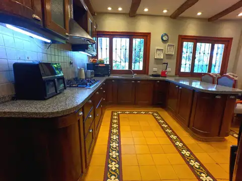 Casa en Venta en Barrio Parque Leloir, USD 500.000