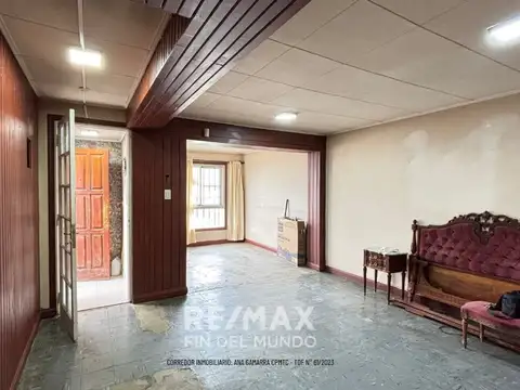 Casa 7 ambientes con 2 baños