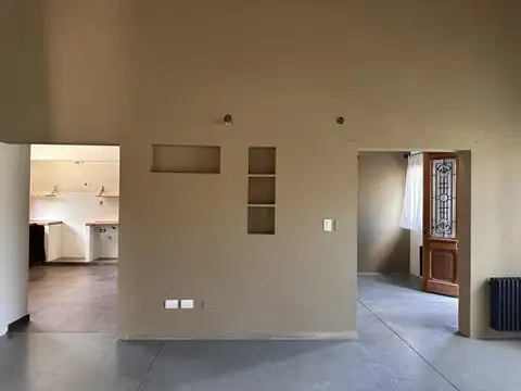 Casa en Venta con 4 cocheras