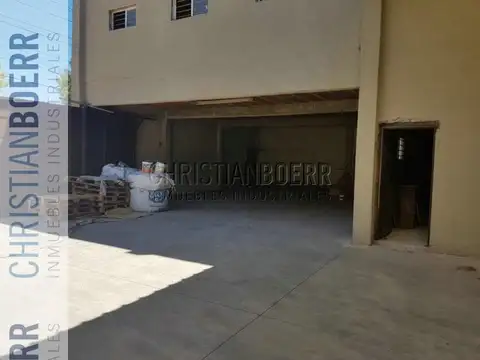 470m² de Oficina en PB, P1 y P2 + 560m² de Deposito libre.