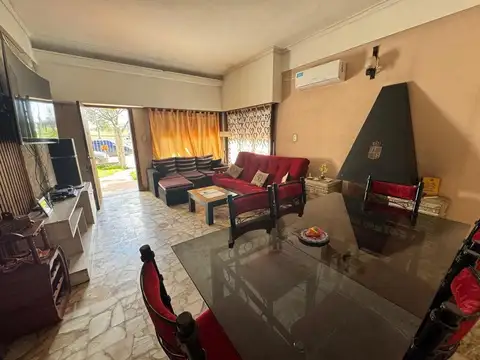 VENTA CASA CRUCE VARELA PATIO PILETA
