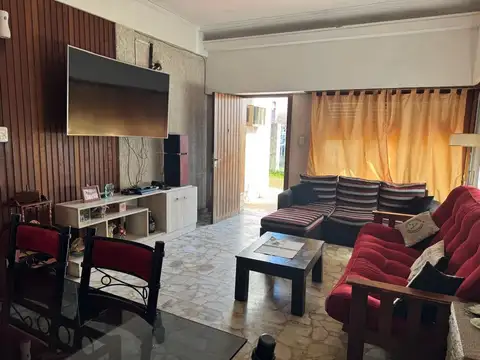 VENTA CASA CRUCE VARELA PATIO PILETA